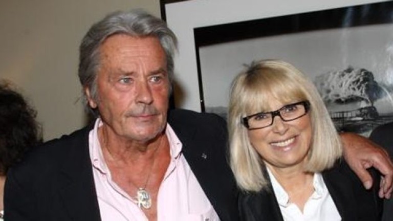 Една от жените на Ален Делон си отиде от този