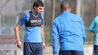 Локомотив Пловдив подписа договор с Мартин Райнов Полузащитникът е първото