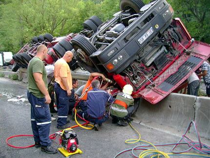 Румънски ТИР катастрофира край Бяла