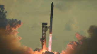 SpaceX изстреля най-голямата и мощна ракета в света Starship към околоземна орбита