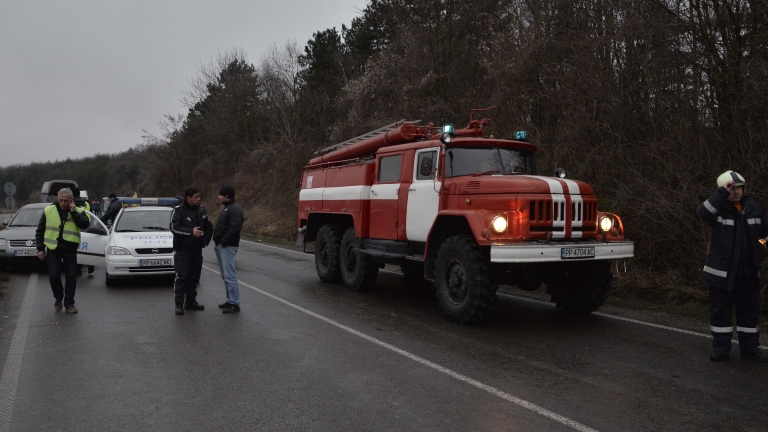 Верижна катастрофа затвори за часове пътя Микре - село Сопот