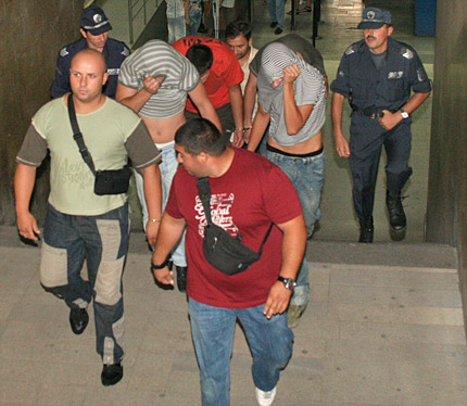 Оставят в ареста трима от обвинените за побоя в „Красна поляна” 