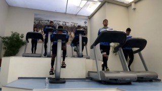 Отборът на Черно море проведе днешното си занимание на закрито