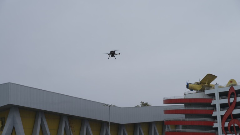 Учени от БАН и А1 показаха доставка с дрон, управляван чрез 5G ULTRA