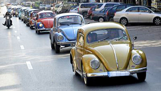 Ретро парад с Volkswagen Костенурка в София