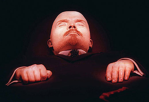 Вадят мумията на Ленин от мавзолея