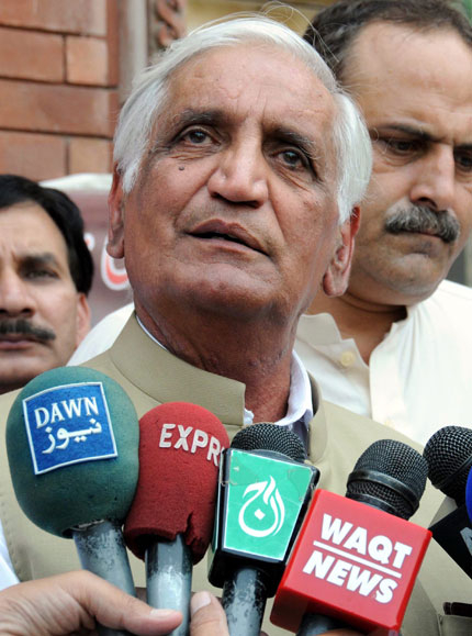 Атентатор-самоубиец взриви лидера на "Ауами"