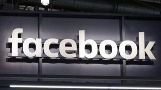 Фейсбук е заплашен от милиардна глоба съобщи в Дейли мейл