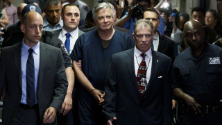 Американският президент Доналд Тръмп помилва 26 граждани в сряда включително