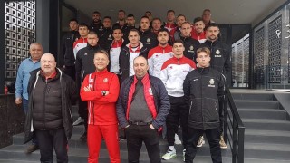 Посрещнаха играчите на Беласица като герои след мача с Локомотив (Пловдив) 