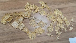 Митнически служители задържаха над 1 6 кг контрабандни златни накити за