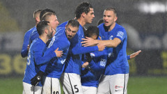 Дъжд, голове и драма: Зрелищно равенство между Спартак Варна и Локомотив София