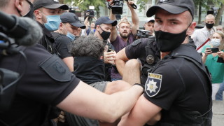 Лукашенко печели над 80 А конкурентката му за президентския пост