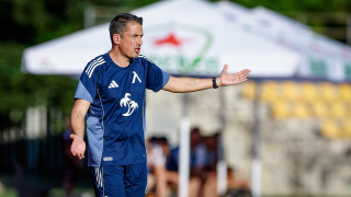 Треньорът на Левски Хулио Веласкес държи да подсили на първо