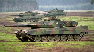 Германия в момента няма планове да доставя на Украйна танкове