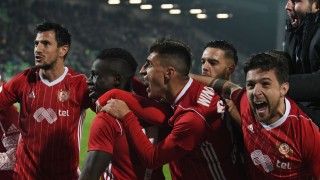 Футболистите на ЦСКА споделиха радостта от победата със Сектор "Г"