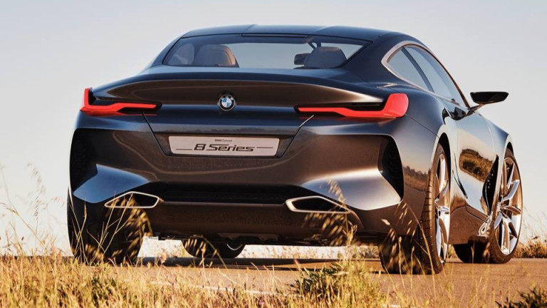 BMW 8 взе първата си жертва