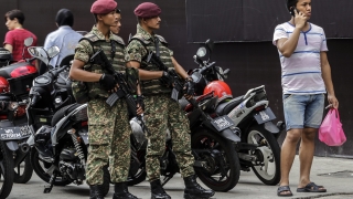 Трима души са арестувани от власитите в Малайзия за подозрение