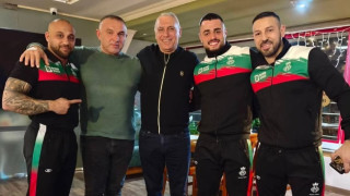 Легендата на българския футбол Христо Стоичков посети националите в Молдова