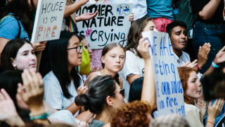 Грета Тунберг участва в протест пред Белия дом за борба с климатичните промени