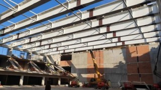 След около месец се очаква да бъде затворена отгоре зала София