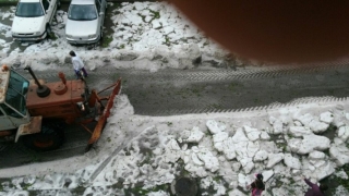 Градушка изкара снегорините по улиците на Ловеч 