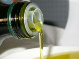 Средната цена на олиото е близо 3 лв. за литър