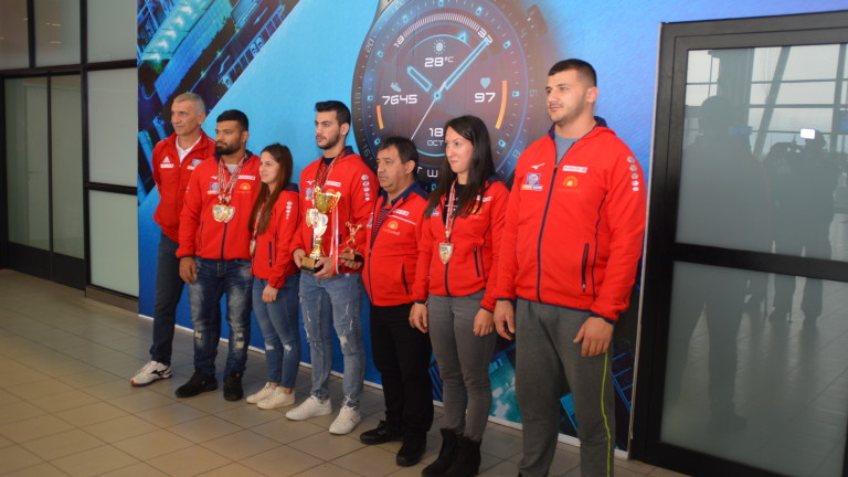 Българите се завърнаха с огромна купа от олимпийския квалификационен турнир в памет на Наим