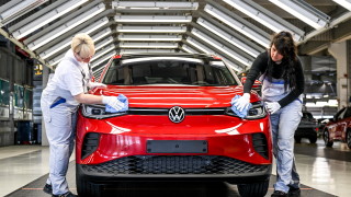 Съдбата на завода на Volkswagen в Дрезден е на кантар