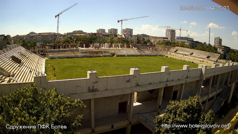 Внасянето на преработените проекти за стадион "Христо Ботев" ще се забави