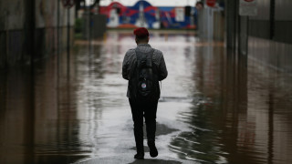 Местните власти в бразилския щат Рио Гранде до Сул продължават