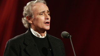 Испанският тенор Хосе Карерас трябваше да изнесе прощален концерт с