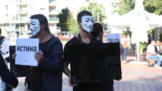 Вегани показват случващото се в кланиците и фермите за животни