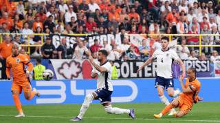 Бившият национал на Нидерландия Рафаел ван дер Ваарт разкритикува играчите