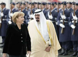 Меркел посреща краля на Саудитска Арабия