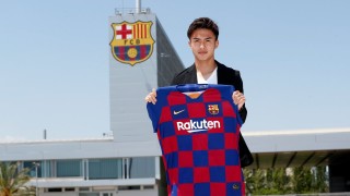 Барселона обяви поредното си ново попълнение Това е японското крило