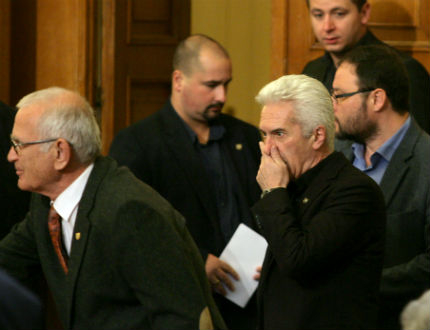Атака поиска имуществени декларации и от журналисти и медийни босове