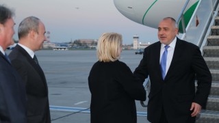 Премиерът Бойко Борисов и българската делегация пристигнаха в Букурещ където
