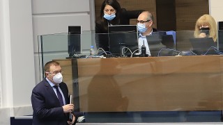 Реорганизацията в здравната система - предизвикателството пред Ангелов