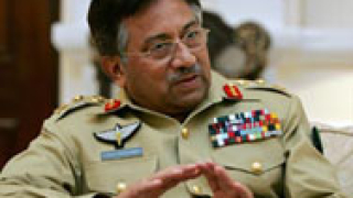 Мушараф размаха пръст на опозицията 