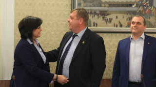 Лидерът на БСП Корнелия Нинова заяви след срещата с военния