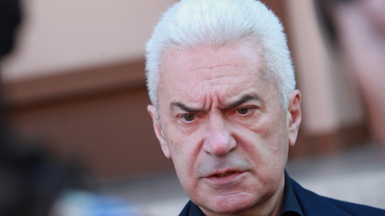 Сидеров: Каракачанов отдавна е за сваляне, Симеонов не трябва да е в политиката