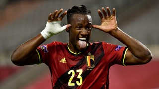 Нападателят Мичи Батшуай може да премине в Галатасарай обяви експертът