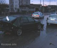 Две коли се забиха в патрулка при катастрофа в Хасково