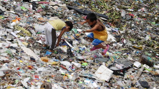 Най малко 122 деца включително и едногодишно бебе са убити по