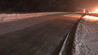 700 снегорина почистваха пътищата в страната