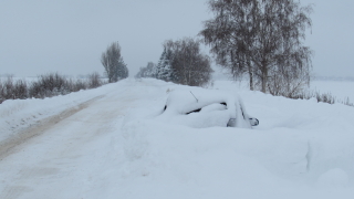2-метрови преспи в Разградско, общини обявяват бедствено положение