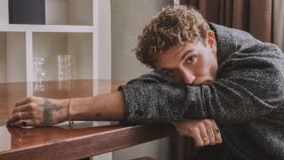 Не, това не е Джуд Лоу