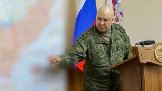 Известен руски журналист съобщи във вторник че генерал Сергей Суровикин