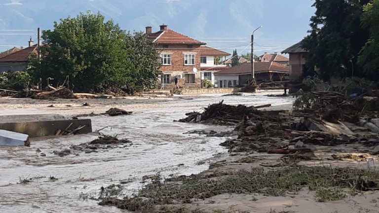 Хората от наводнените райони в Карловско се притесняват, че няма